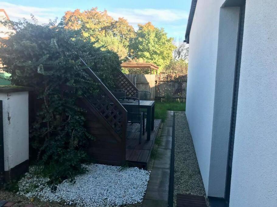 Bezauberndes Gaestehaus Mit Terrasse Nuremberga Exterior foto